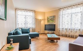 Old Town Apartment Next To Saint Peter'S Church